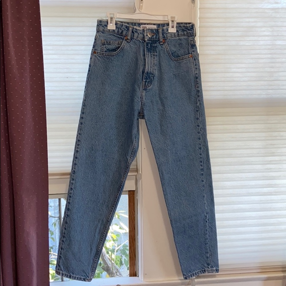 Zara light wash blue jeans